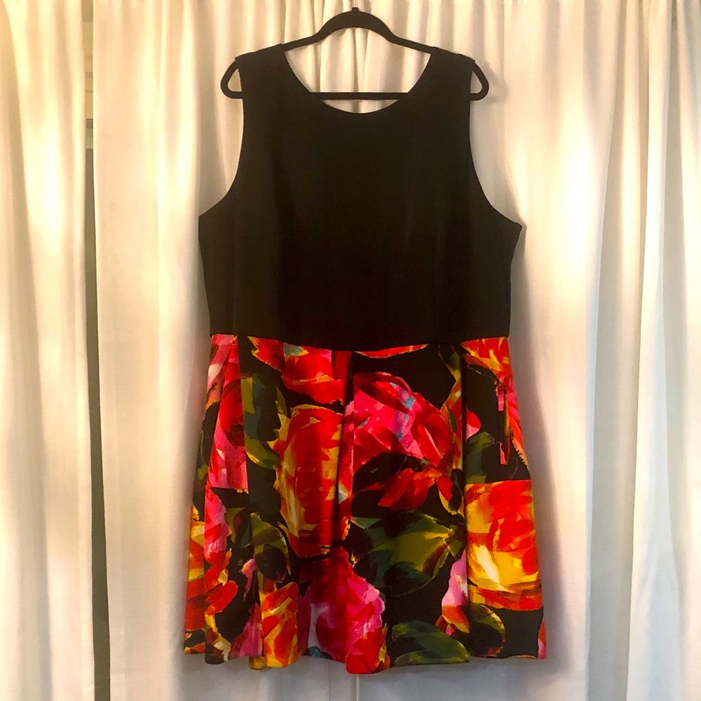 Plus size black and floral dress with pockets